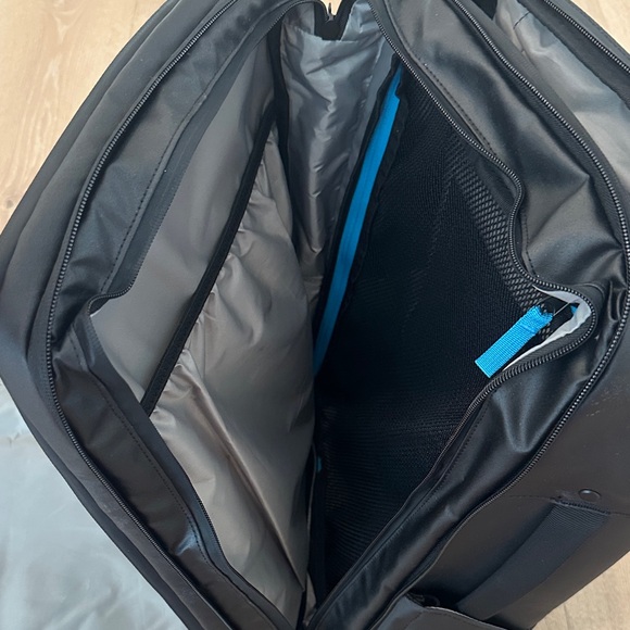 Nomatic Black Men's Travel Pack Backpack 20L Tech Techie Carry-On - Picture 7 of 10